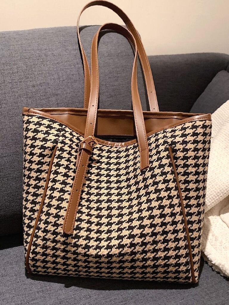 Houndstooth Pattern Tote Bag